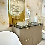 Aparti Goldnwhite Galaxy Appartement *