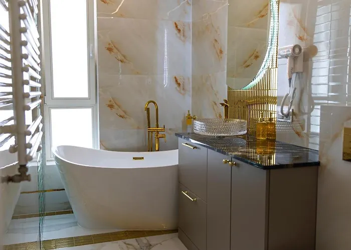 Aparti Goldnwhite Galaxy 公寓 *