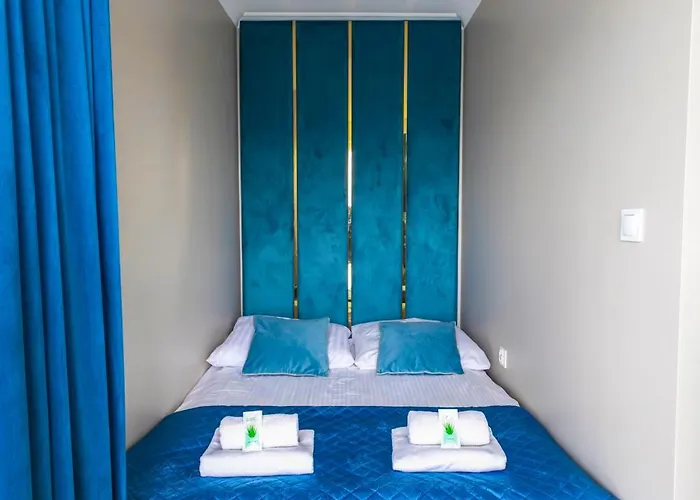 Aparti Goldnwhite Galaxy 公寓 *