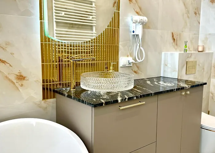 Aparti Goldnwhite Galaxy 公寓 *